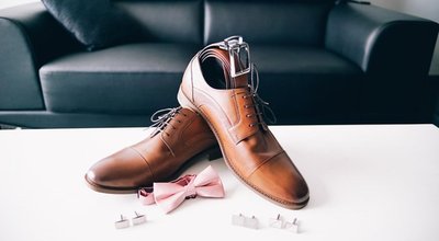 Zwarte vs bruine schoenen: wanneer draag je welke kleur?